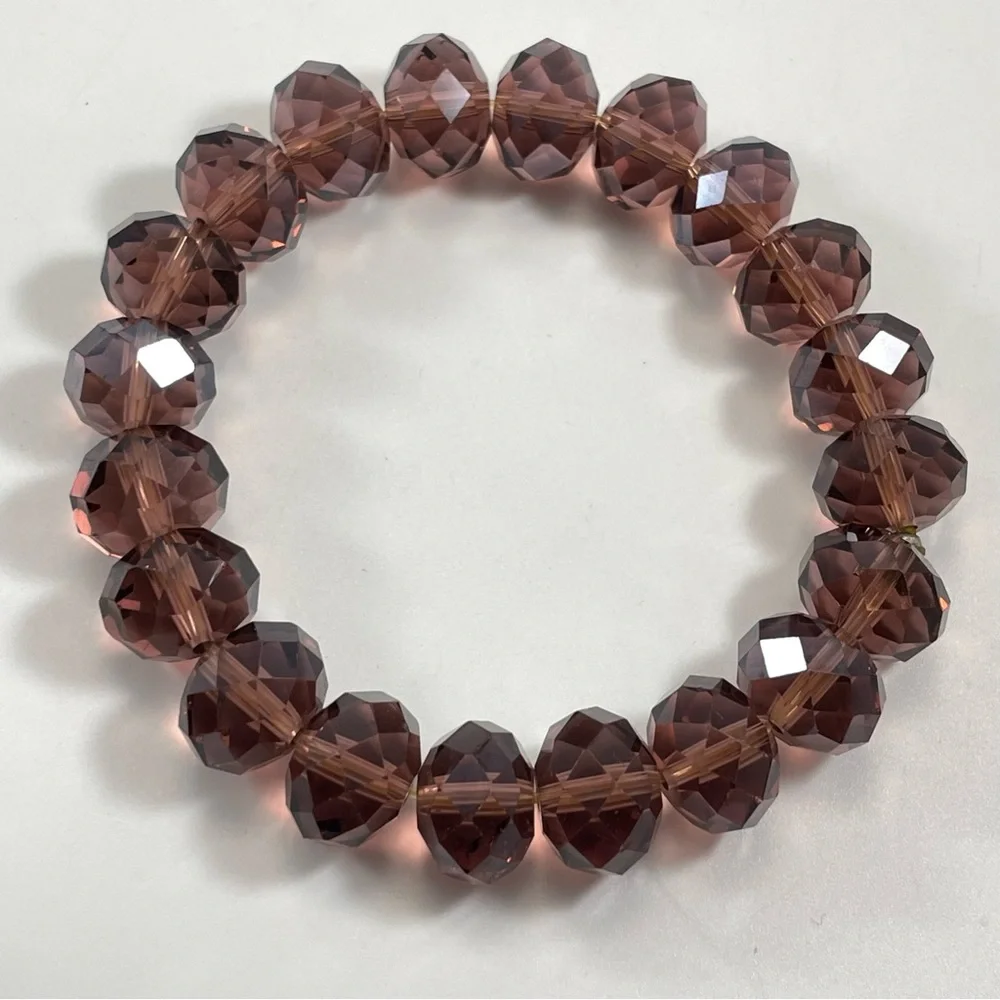 Unsigned Large Dusty Purple Faceted Glass Crystal Beaded Stretch Bracelet